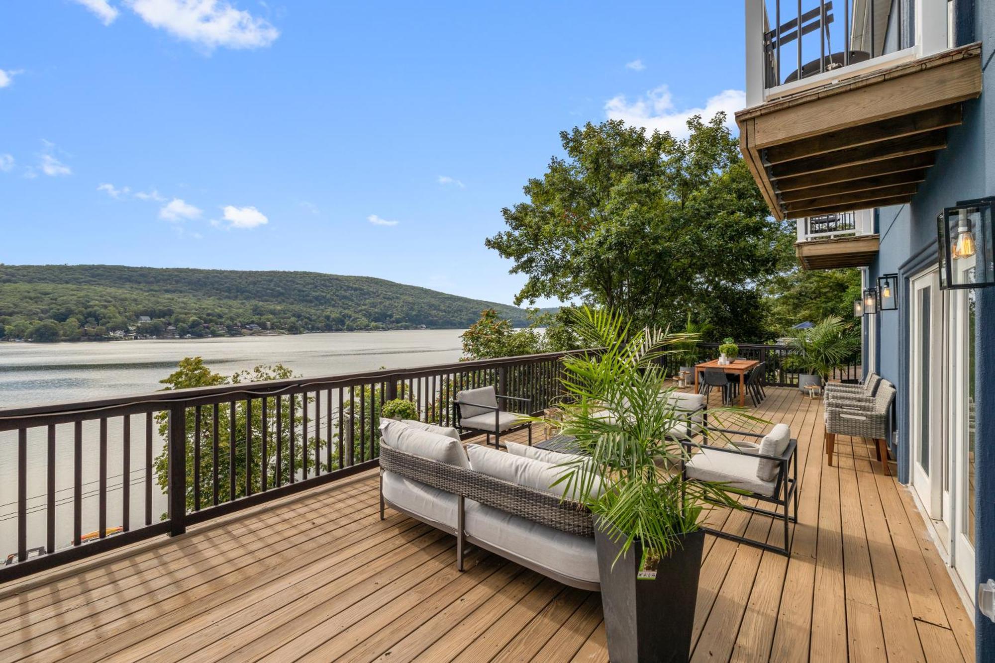 Lakeview House - Hot Tub - Firepit - Stunning Views - Spacious Deck - Cozy Living Room - Bar Greenwood Lake Luaran gambar