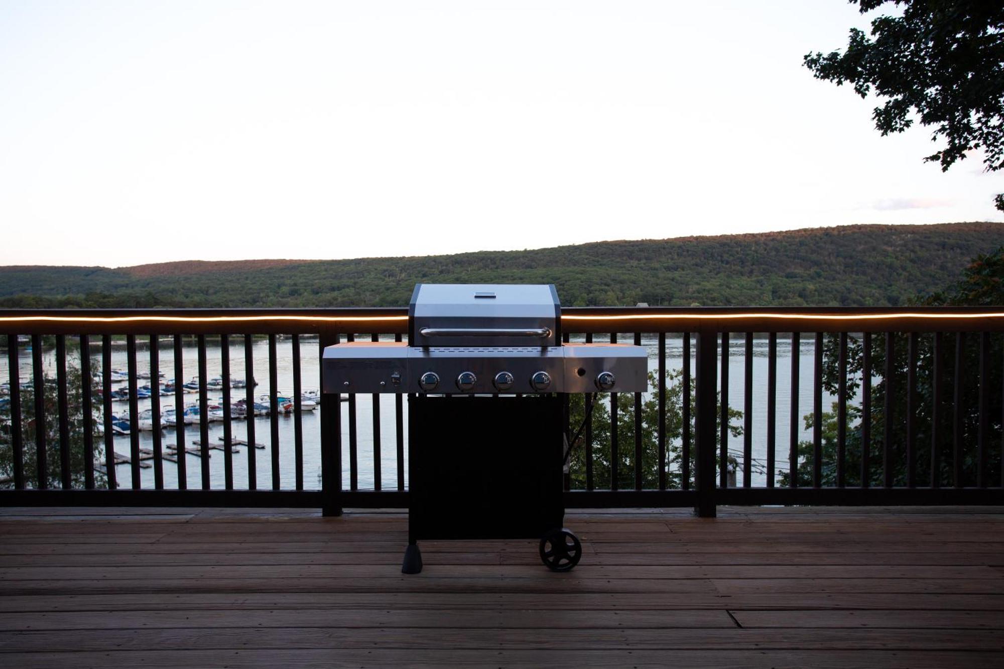 Lakeview House - Hot Tub - Firepit - Stunning Views - Spacious Deck - Cozy Living Room - Bar Greenwood Lake Luaran gambar
